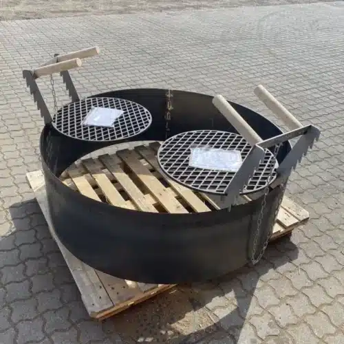 Vandalsikkert Bålsted i 4mm Cortenstål med 2 Bålriste fra Raw Garden | Ø127cm