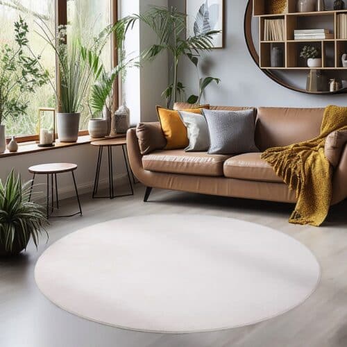 Margot Cremefarvet Gulvtæppe med Skridsikkert Underlag fra Rugs by Uniquebeds Home & Living | Flere Størrelser i Firkantet & Rund