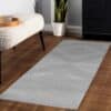 Penelope Gulvtæppe i Sølvgrå med Simpelt Græsk Mønster fra Rugs by Uniquebeds Home & Living | Flere Størrelser 1