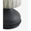 ARITO Bordlampe med Fod i Sortlakeret Aluminium & Skærm i Grå & Hvidmønstret Stof fra Nordal | Ø21x45 cm | Grå, Hvid, Sort hos uniquebeds, home & living - Billede 2